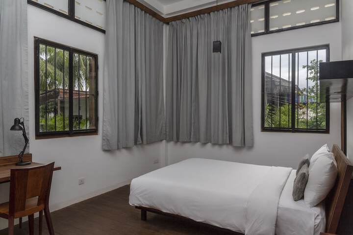 Room 7 of 37