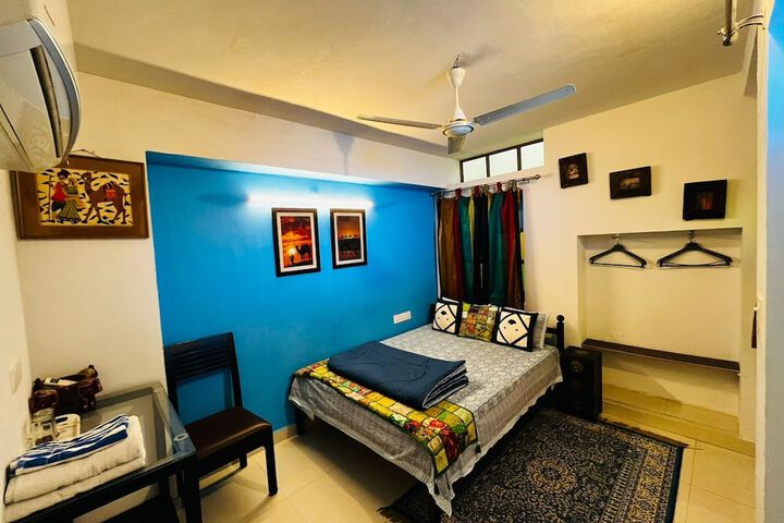 Room 17 of 27