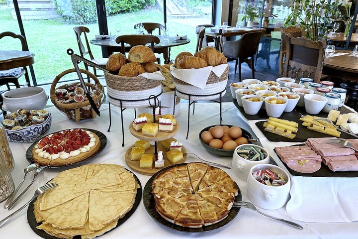Breakfast/Coffee Service 66 of 76