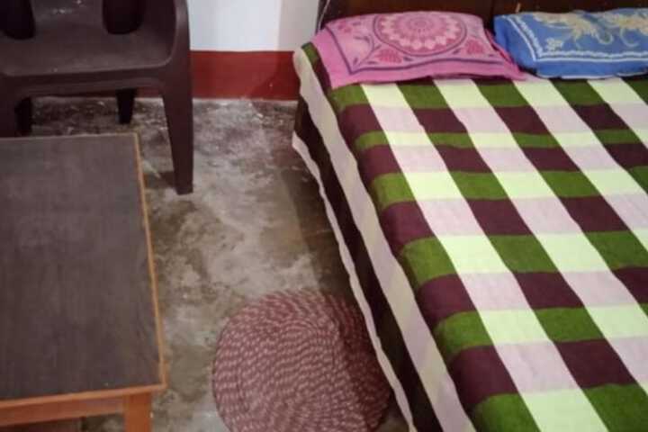 Room 6 of 16