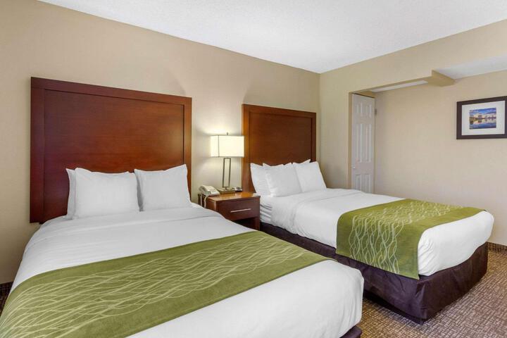 2 Double Beds (10 of 25)