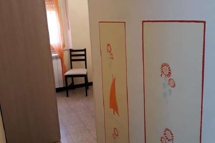 Room 4 of 25