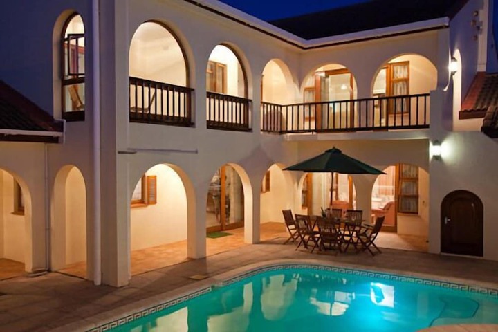 Hotel with Pool