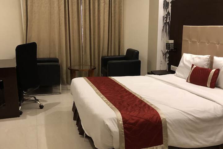 Room 16 of 42