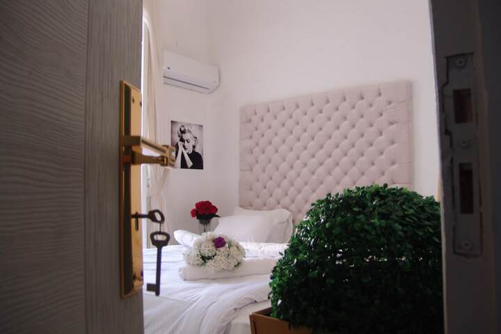 Room 17 of 46