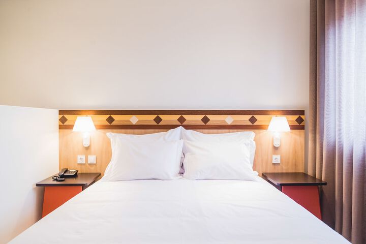 Room 5 of 52