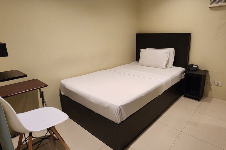 Room 11 of 13