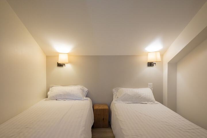 Room 15 of 43