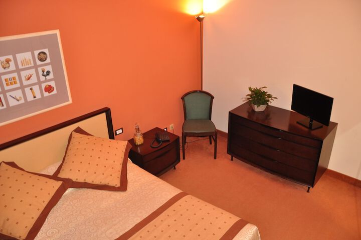 Room 11 of 31