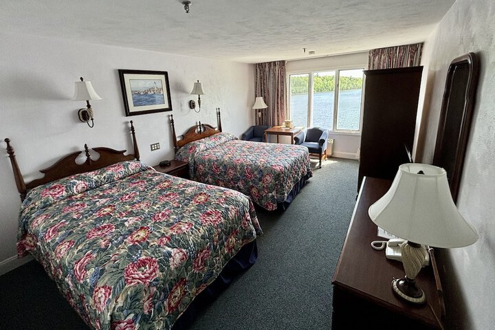 Room 8 of 32