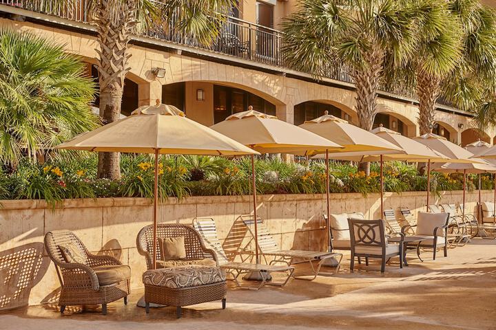 Sundeck 74 of 82