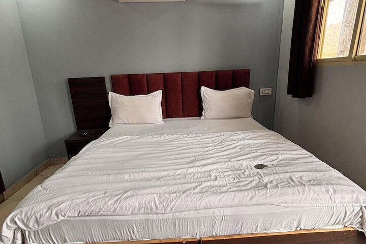 Room 3 of 11