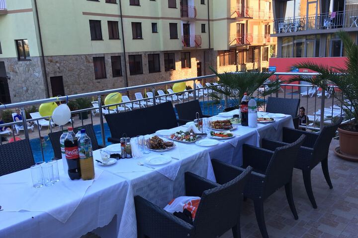 Dining 102 of 153