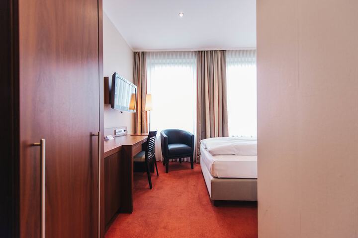 Room 11 of 41