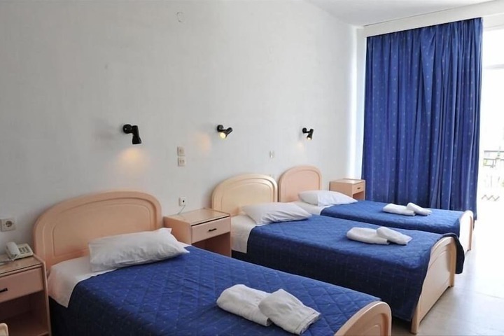 Room 15 of 32