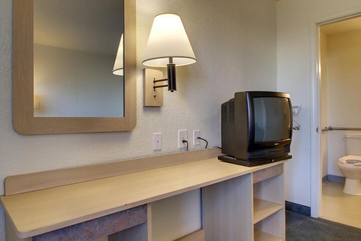 Room 16 of 35