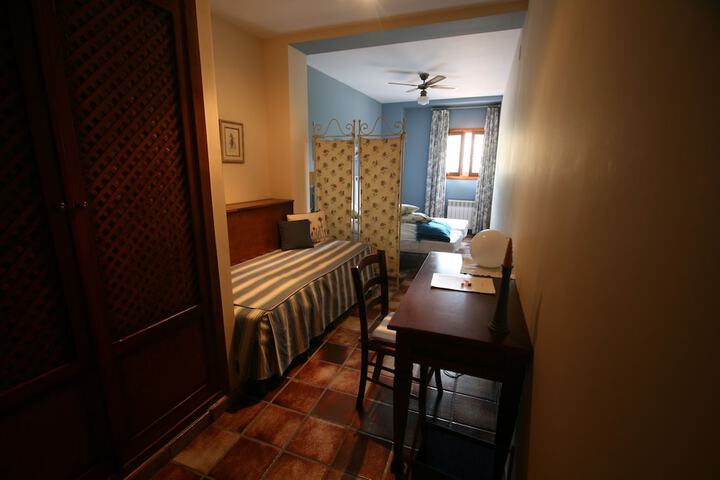 Room 32 of 61