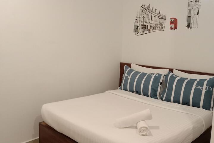 Room 14 of 33