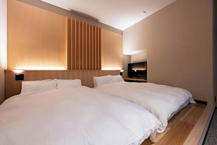 Room 12 of 53