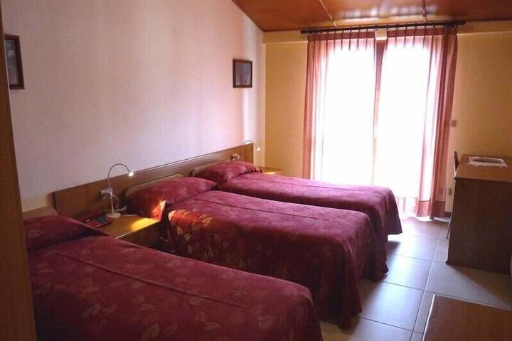 Room 3 of 55
