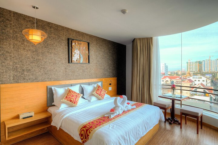 Room 26 of 96