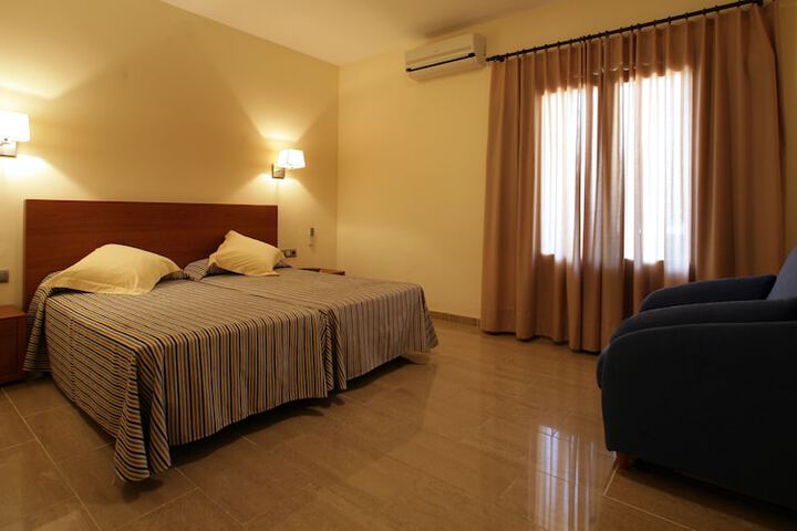 Room 5 of 24