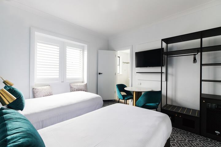 Room 20 of 74