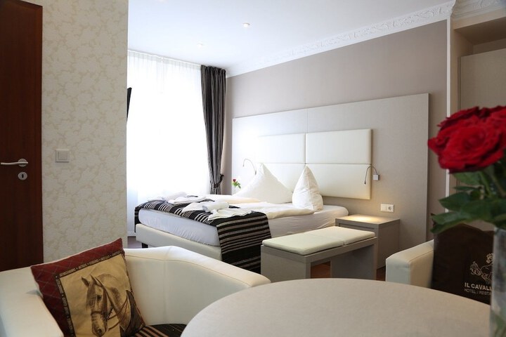 Room 6 of 52