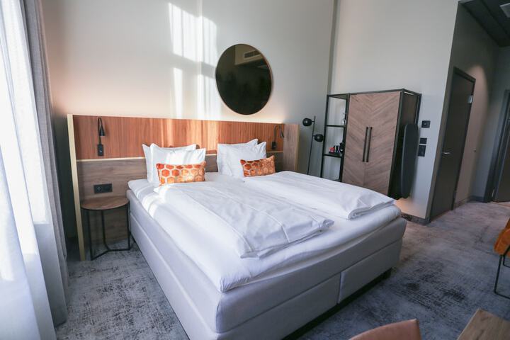 Room 48 of 87