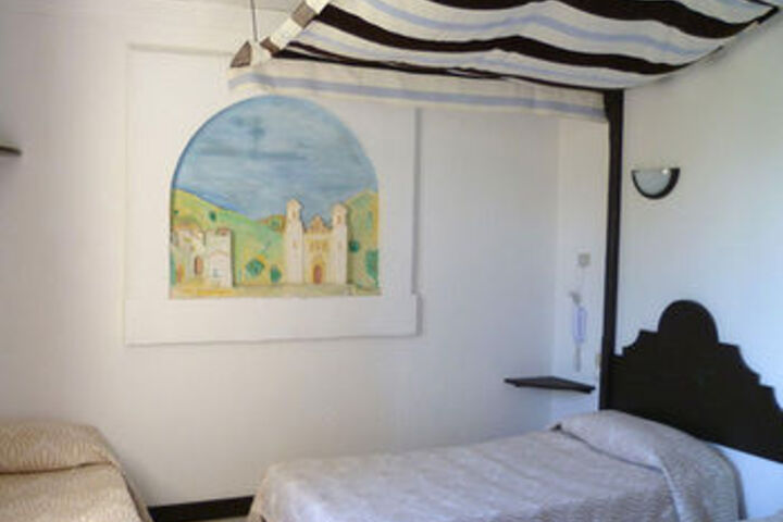 Room 11 of 31