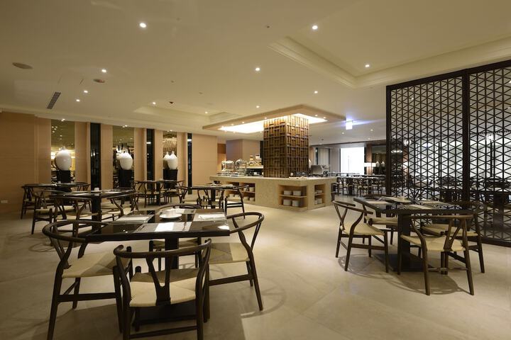 Dining 113 of 137