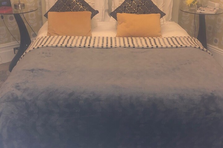 Room 5 of 7