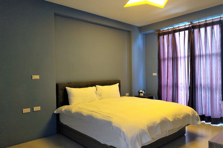 Room 42 of 99