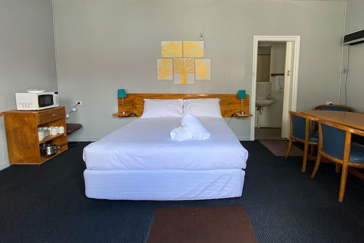 Room 3 of 55