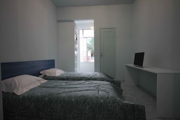 Room 11 of 28
