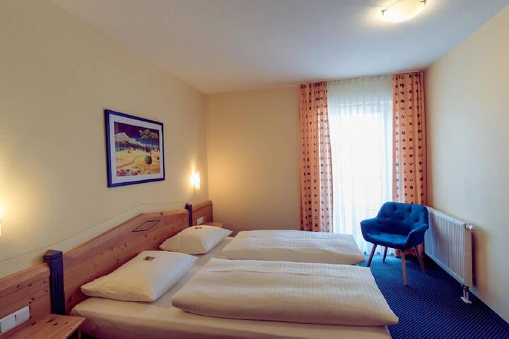 Room 13 of 36
