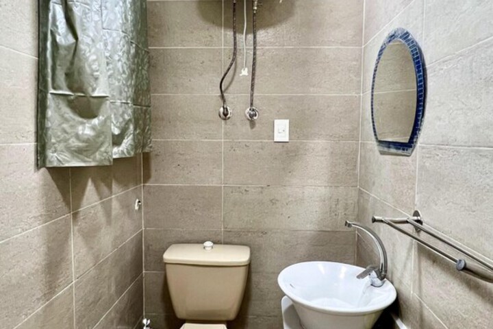 Room 18 of 37