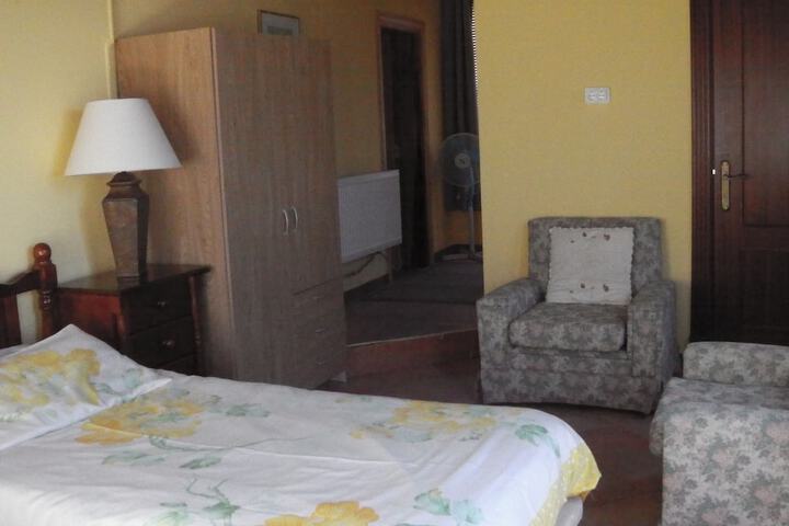 Room 12 of 33