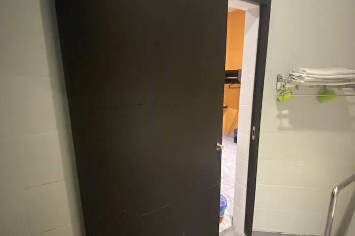 Room 29 of 40