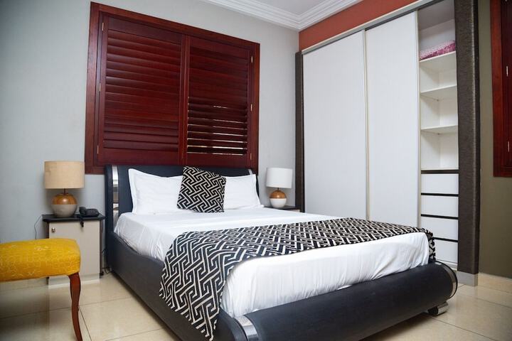 Room 2 of 8