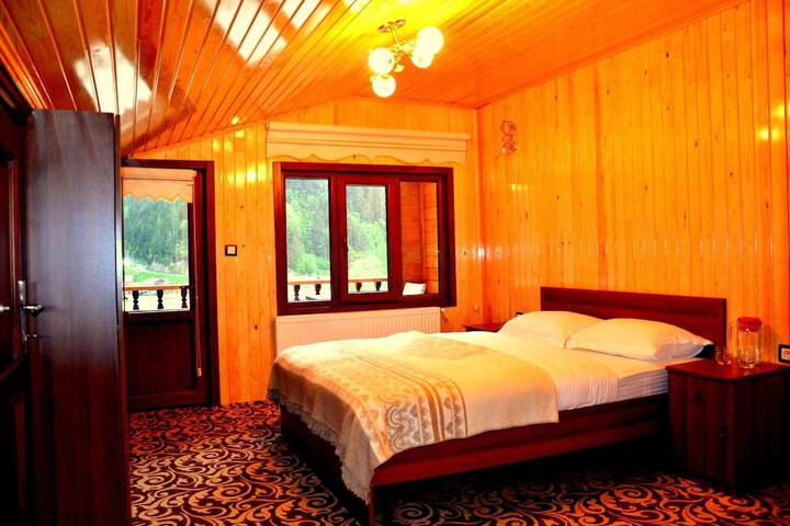 Room 7 of 14