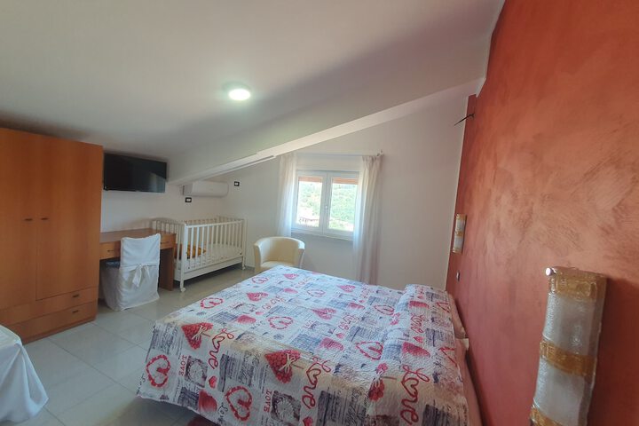 Room 9 of 48