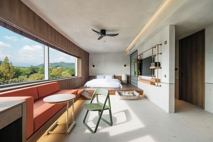 Room 25 of 120