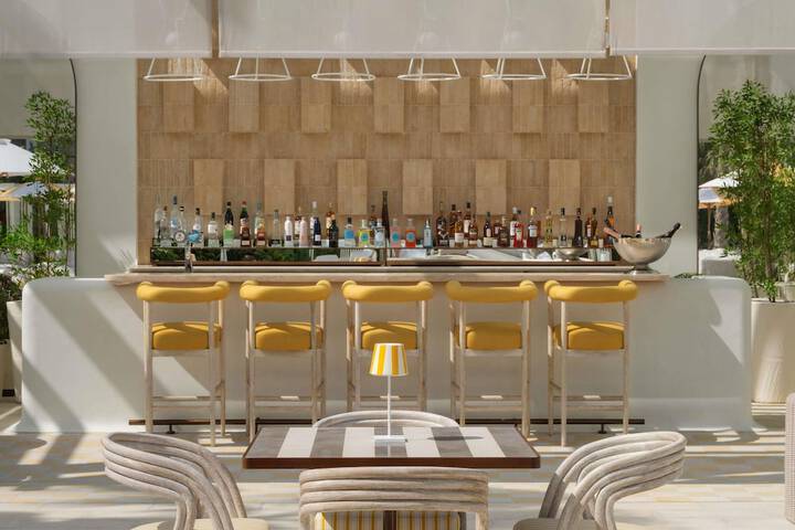 Lounge 172 of 224