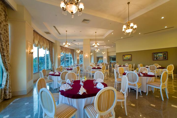 Dining 87 of 121