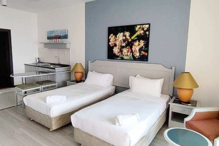 Room 87 of 650