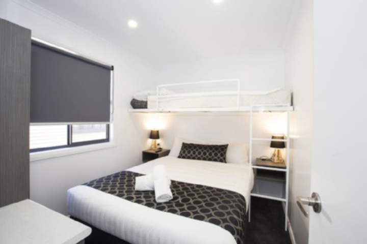 Room 528 of 876