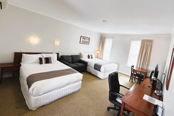 Room 12 of 24