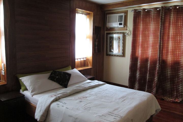 Room 4 of 34