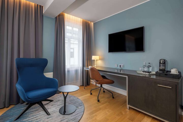 Room 40 of 95
